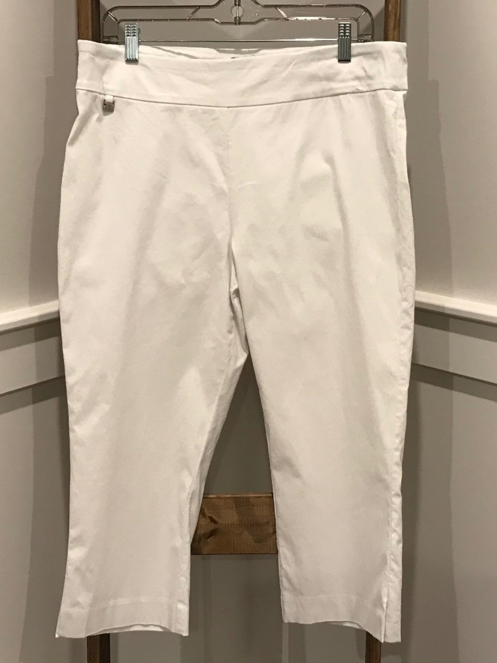 Rekucci Pull-On Straight Leg Capri Pants, Tummy Control, Size 14 White